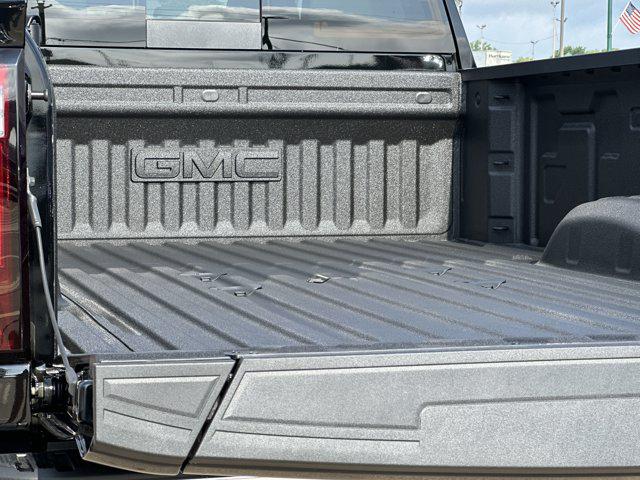 2025 GMC Sierra 3500HD 4WD Crew Cab Long Bed SLT