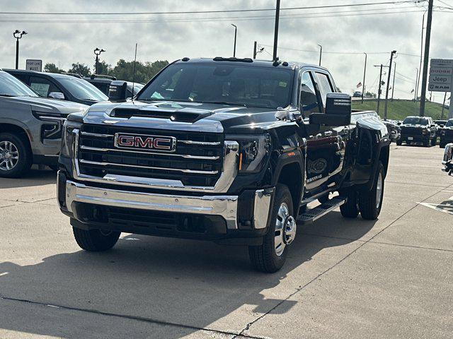 2025 GMC Sierra 3500HD 4WD Crew Cab Long Bed SLT