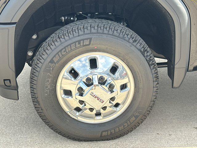 2025 GMC Sierra 3500HD 4WD Crew Cab Long Bed SLT