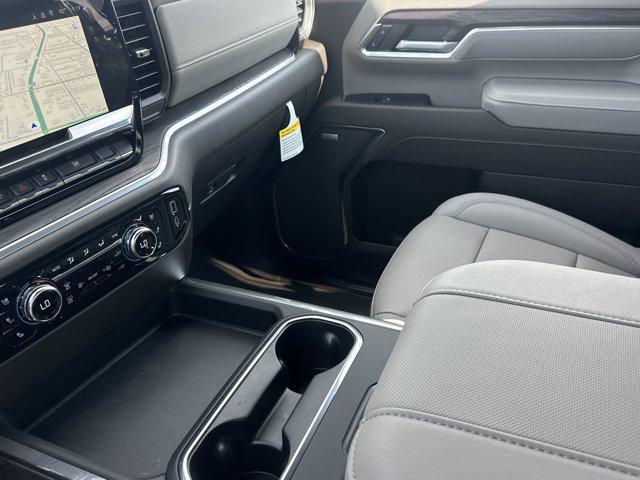 2025 GMC Sierra 3500HD 4WD Crew Cab Long Bed SLT
