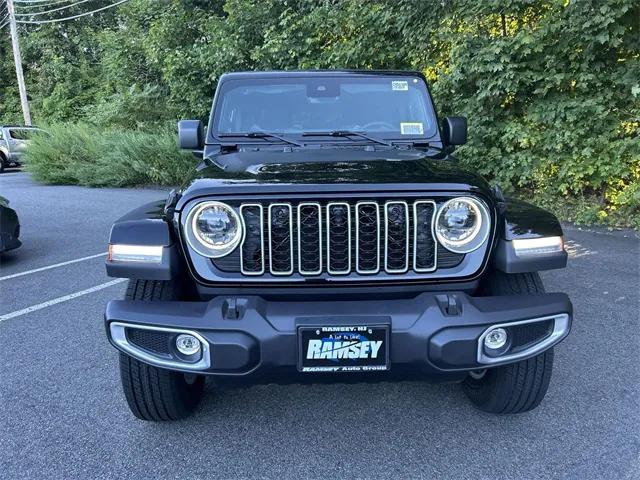 2025 Jeep Wrangler 4-Door Sahara 4x4