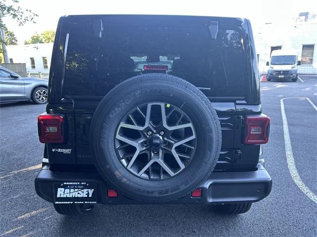 2025 Jeep Wrangler 4-Door Sahara 4x4