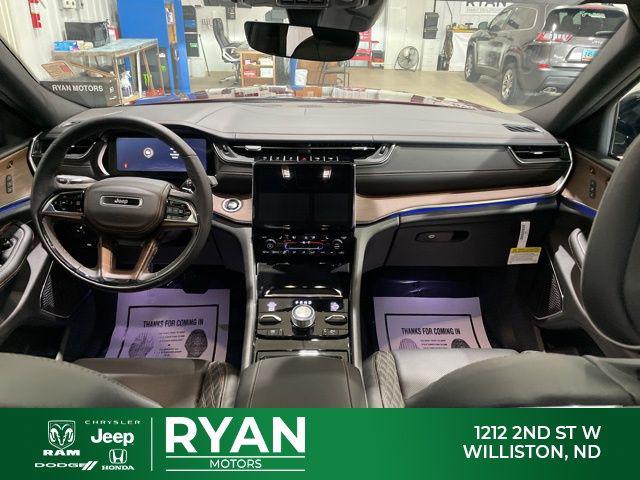 2025 Jeep Grand Cherokee GRAND CHEROKEE L SUMMIT 4X4