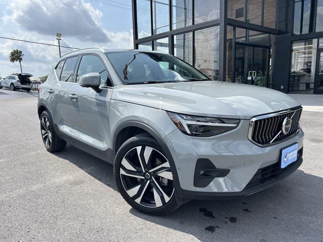 2024 Volvo XC40 B5 Plus Bright Theme