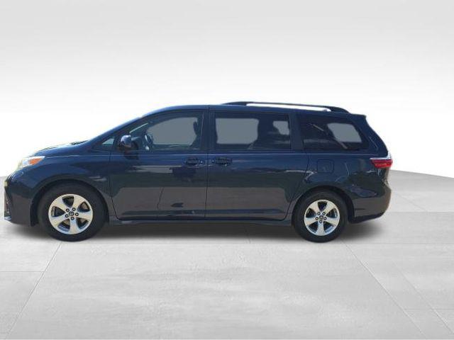 2019 Toyota Sienna LE 8 Passenger
