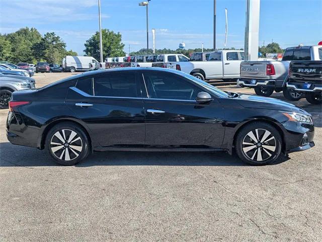 2022 Nissan Altima SL FWD