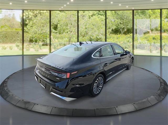 2025 Hyundai Sonata Hybrid Limited