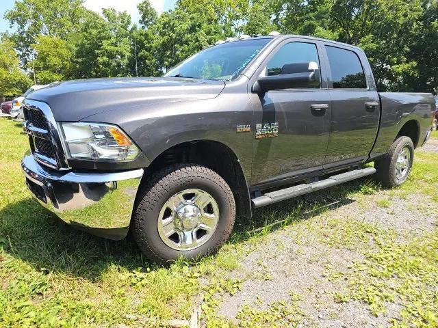 2018 RAM 3500 Tradesman Crew Cab 4x4 64 Box