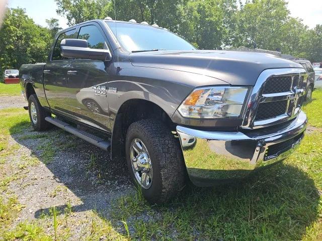 2018 RAM 3500 Tradesman Crew Cab 4x4 64 Box