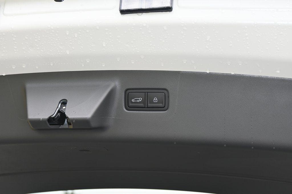 2026 Hyundai Santa Fe Limited - Photo 10