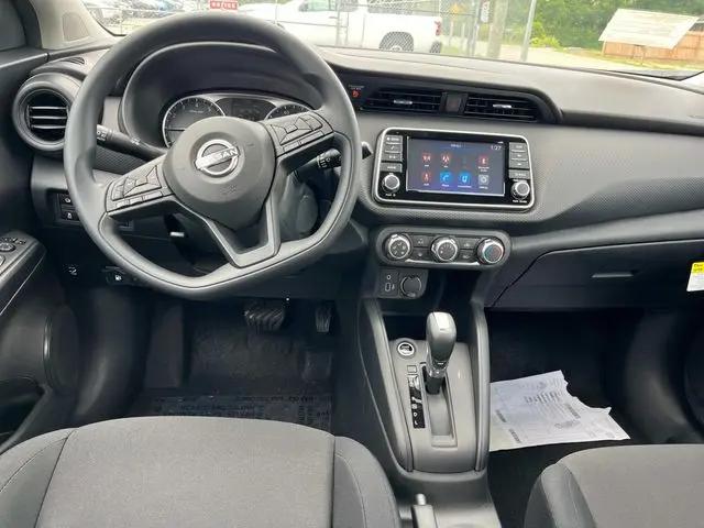 2025 Nissan Kicks S
