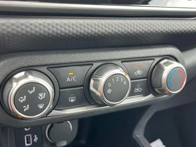 2025 Nissan Kicks S