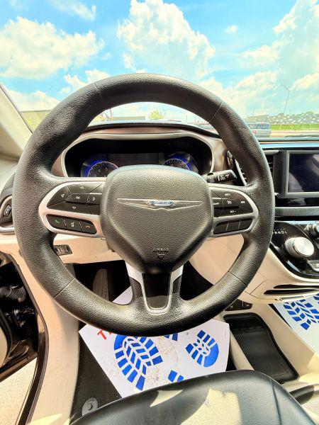 2021 Chrysler Voyager LXI
