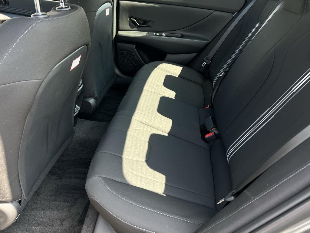 2025 Hyundai Elantra SEL - Photo 8
