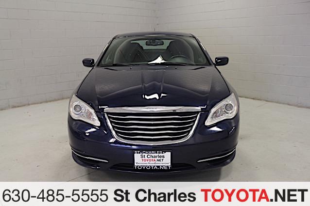 Used 2014 Chrysler 200 Touring with VIN 1C3CCBBB3EN197811 for sale in St. Charles, IL