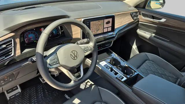 2025 Volkswagen Atlas 2.0T SEL Premium R-Line