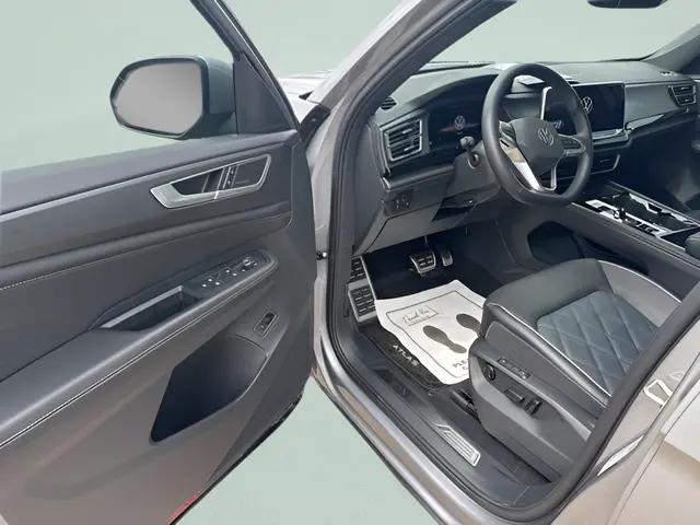 2025 Volkswagen Atlas Cross Sport 2.0T SEL Premium R-Line