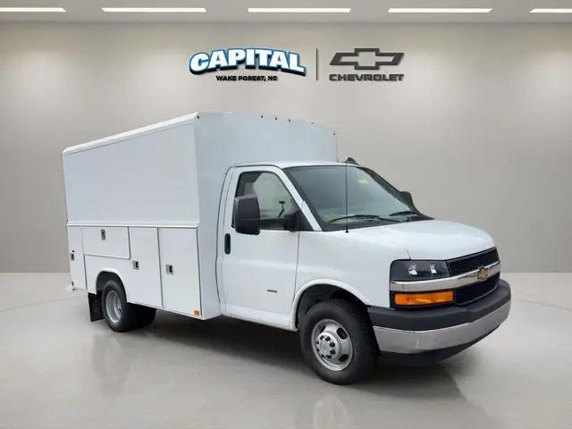 2025 Chevrolet Express Cutaway Work Van