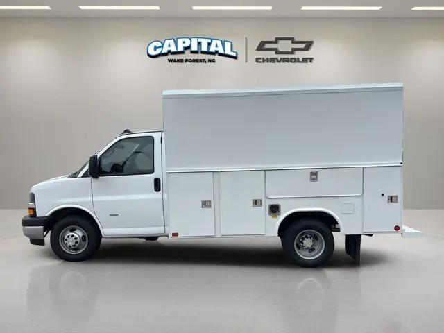 2025 Chevrolet Express Cutaway Work Van