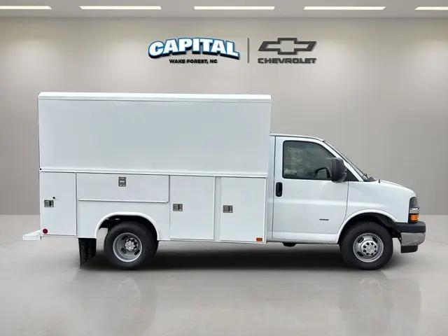 2025 Chevrolet Express Cutaway Work Van