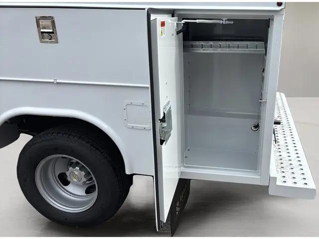 2025 Chevrolet Express Cutaway Work Van