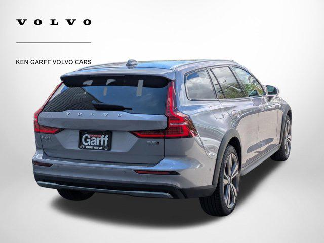 2026 Volvo V60 Cross Country Plus, B5 AWD Gas (mild hybrid)