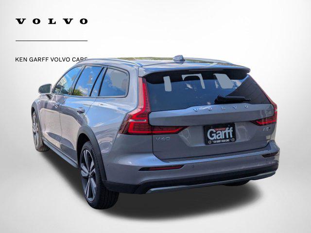 2026 Volvo V60 Cross Country Plus, B5 AWD Gas (mild hybrid)