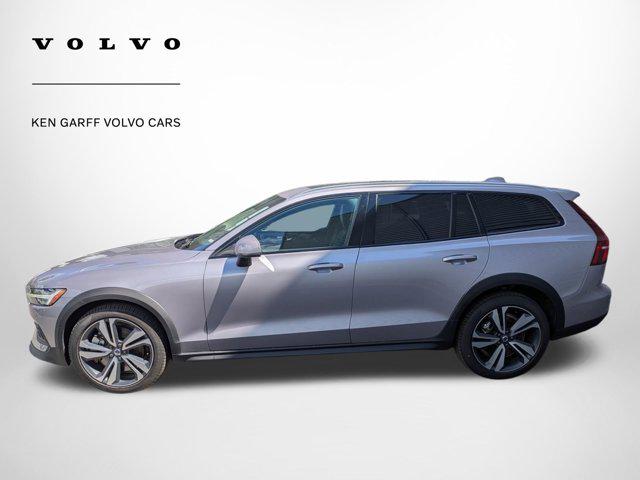 2026 Volvo V60 Cross Country Plus, B5 AWD Gas (mild hybrid)