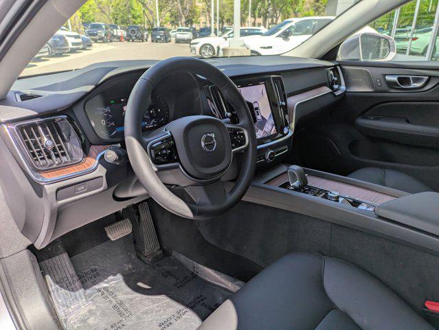 2026 Volvo V60 Cross Country Plus, B5 AWD Gas (mild hybrid)