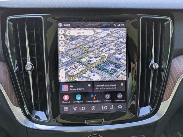 2026 Volvo V60 Cross Country Plus, B5 AWD Gas (mild hybrid)