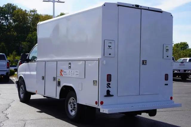 2025 GMC Savana Cutaway Work Van