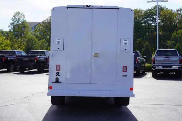 2025 GMC Savana Cutaway Work Van