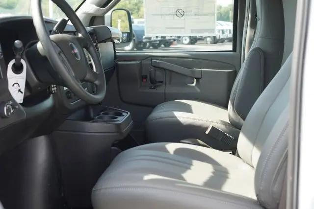 2025 GMC Savana Cutaway Work Van