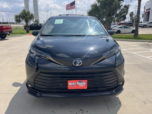2024 Toyota Sienna Woodland Edition