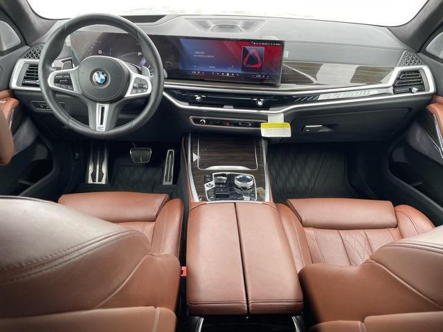 2024 BMW X7 M60i