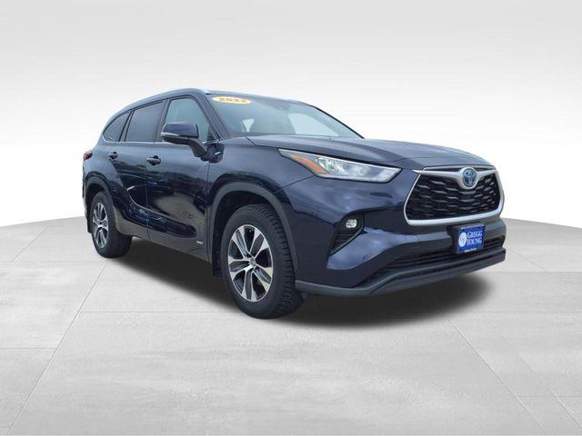 2022 Toyota Highlander Hybrid XLE