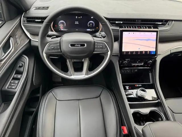 2025 Jeep Grand Cherokee L Limited 4x4