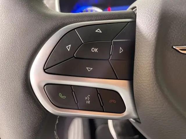2025 Chrysler Voyager LX