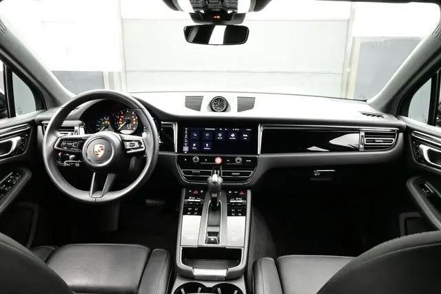 2025 Porsche Macan Macan