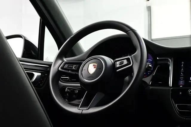 2025 Porsche Macan Macan