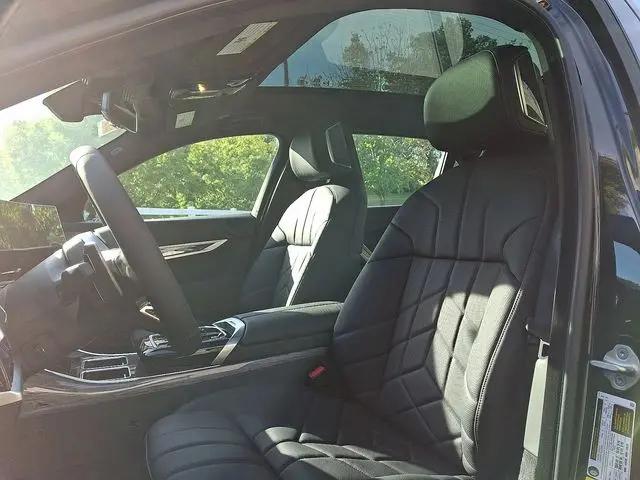 2026 BMW 7 Series 750e xDrive
