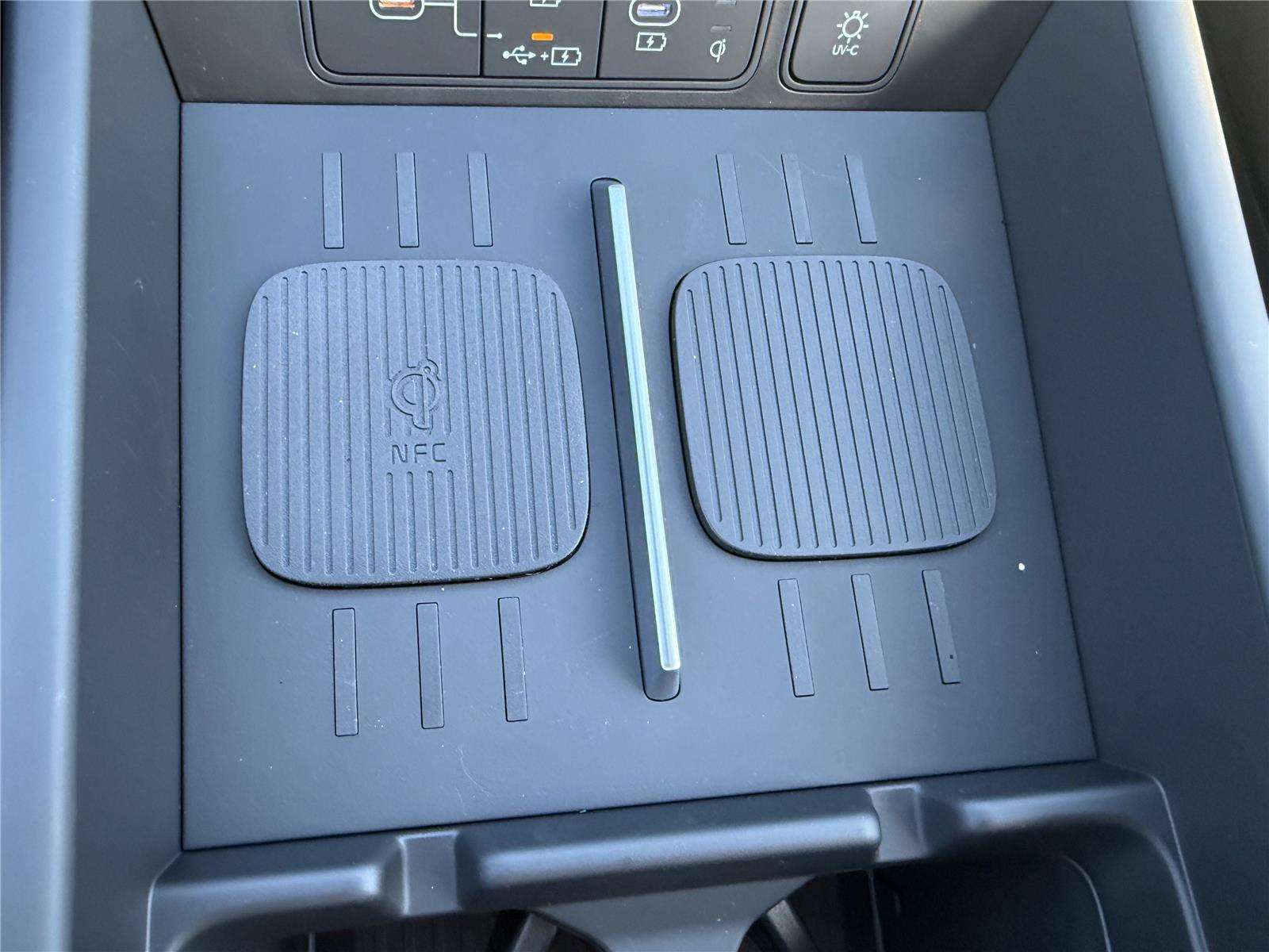 2025 Hyundai Santa Fe Limited - Photo 17