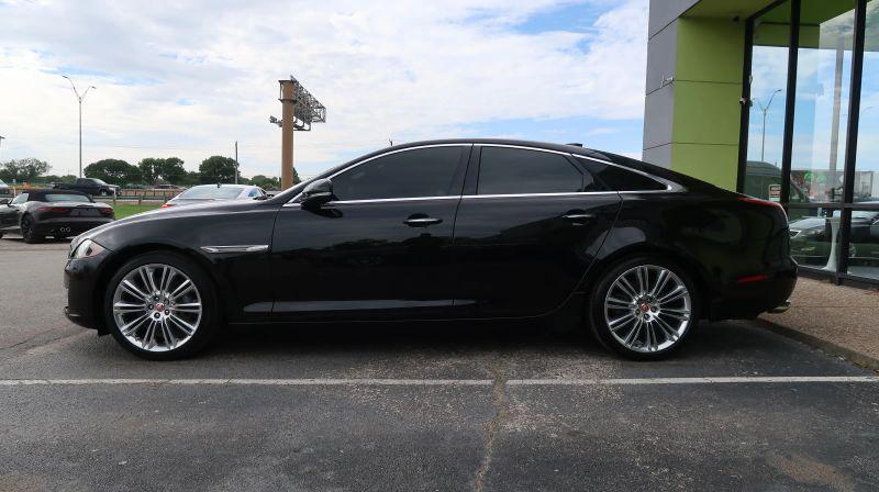 2017 Jaguar XJ R-Sport