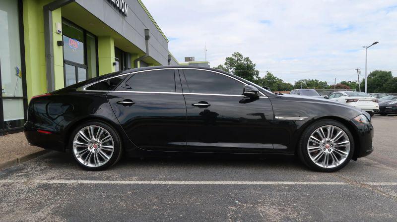 2017 Jaguar XJ R-Sport