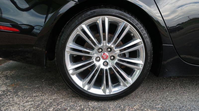 2017 Jaguar XJ R-Sport