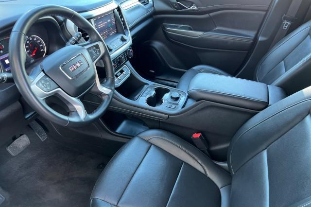 2023 GMC Acadia AWD SLT