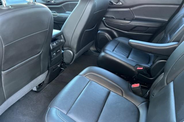 2023 GMC Acadia AWD SLT