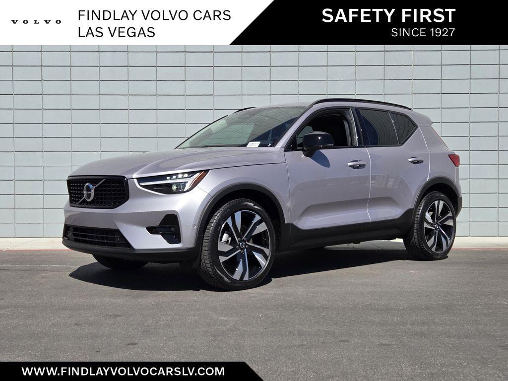 2026 Volvo XC40 B5 Ultra Dark AWD's photo