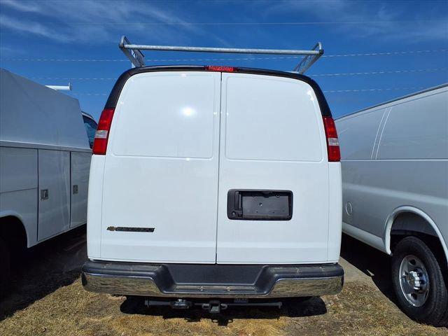 2025 Chevrolet Express Cargo Van RWD 2500 Regular Wheelbase WT