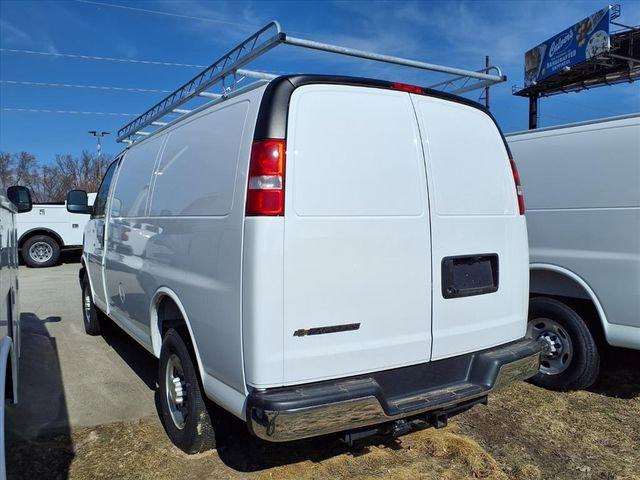 2025 Chevrolet Express Cargo Van RWD 2500 Regular Wheelbase WT